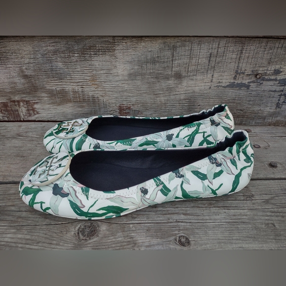 Tory Burch Shoes - Tory Burch Ivory & Green Floral Printed Leather Minnie Ballet Flats US 9M RARE